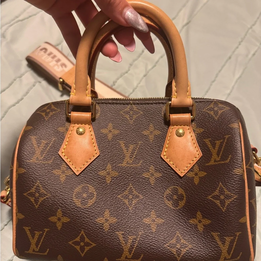 Louis Vuitton Bag - Picture 10 of 12